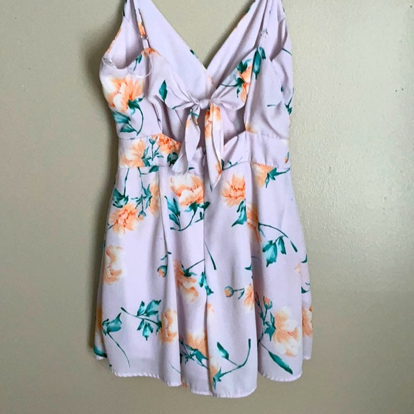 Floral Romper - Picture 2 of 6